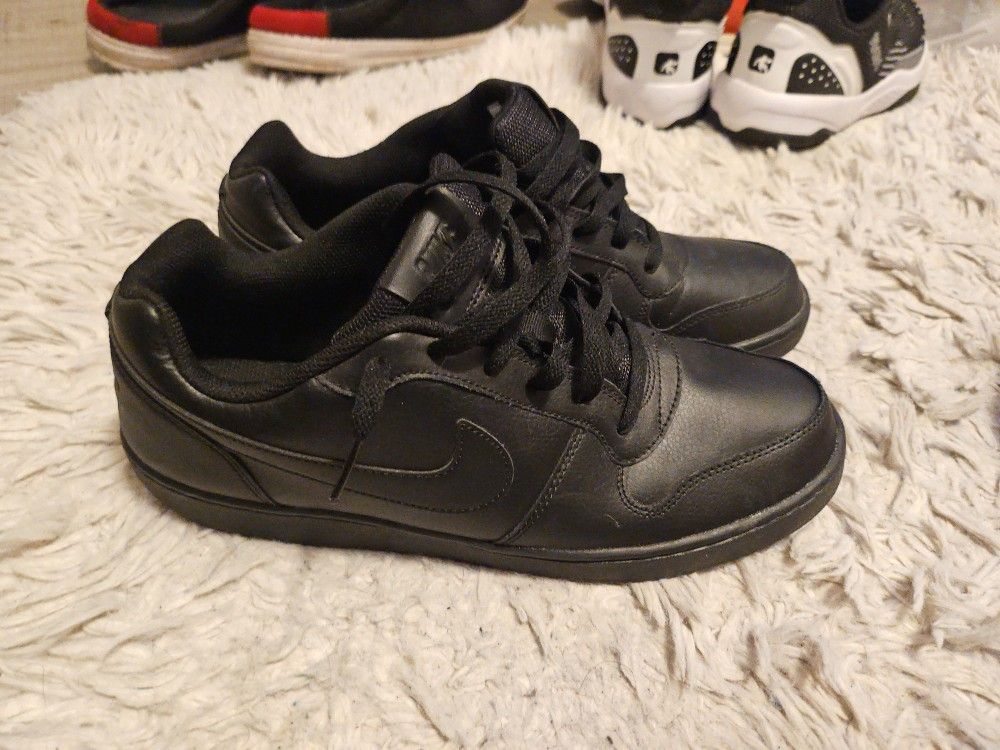 Nike Men's Ebernon Low Basketball Shoe, Black/Black,