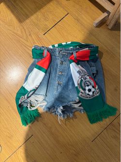 Cute shorts size small