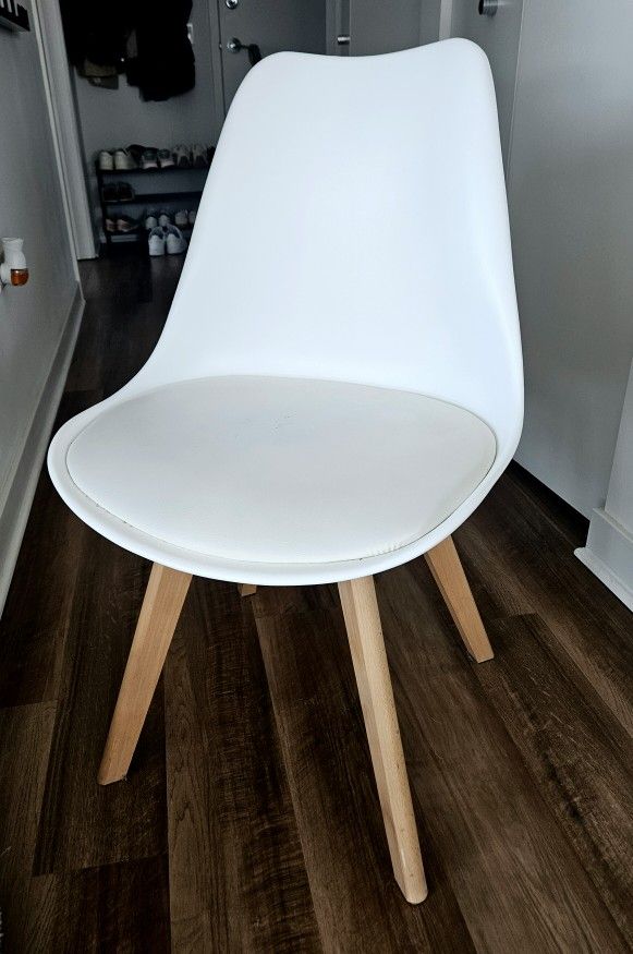 Nordic Style White Chair