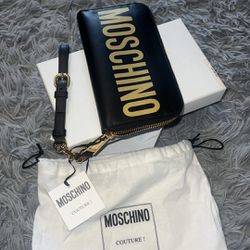 Moschino Zipped Wristlet Wallet 