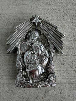 Mirá Christmas Collectors Edition Holy Family Nativity Wall Plaque Silver Tone Resin 5”