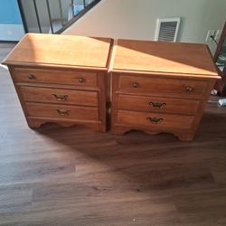 Oakwood Night Stands