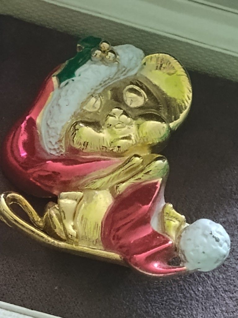 Vintage Gold Tone Christmas Mouse w/ Santa Hat Holly Rhinestone 2” Pin Brooch