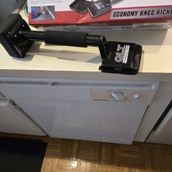 QLT Marshalltown Economy Knee Kicker