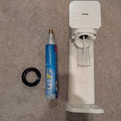 Sodastream Seltzer/Soda Machine with 60L CO2 Canister