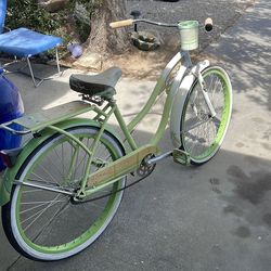 Ladies Panama jack beach cruiser