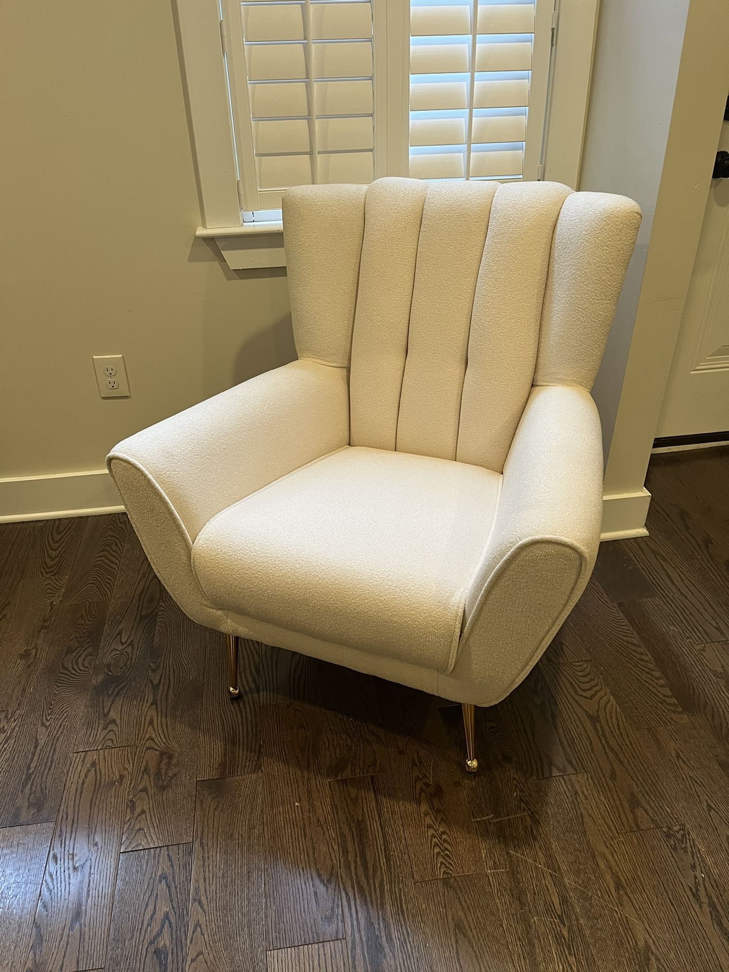 Need Gone By Tomorrow**Midinmod Cream French Boucle Lounge Chair