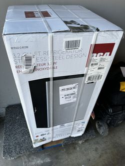 RCA Mini Fridge
