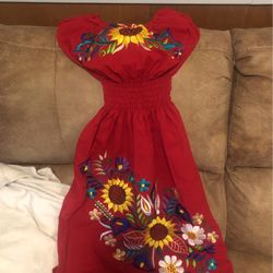 Vestido Rojo Bordado  