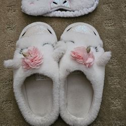 FAO Schwarz Eye Mask and Slipper Set - Unicorn