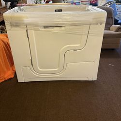 27” x 53”  Walk In Tub ( Never Used) $2000 Obo