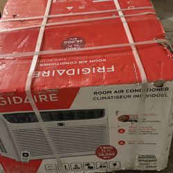 New Air Conditioning Window Unit! Frigidaire 