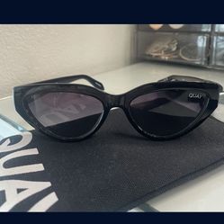 Quay ‘ Narrow Down’ Sunglases