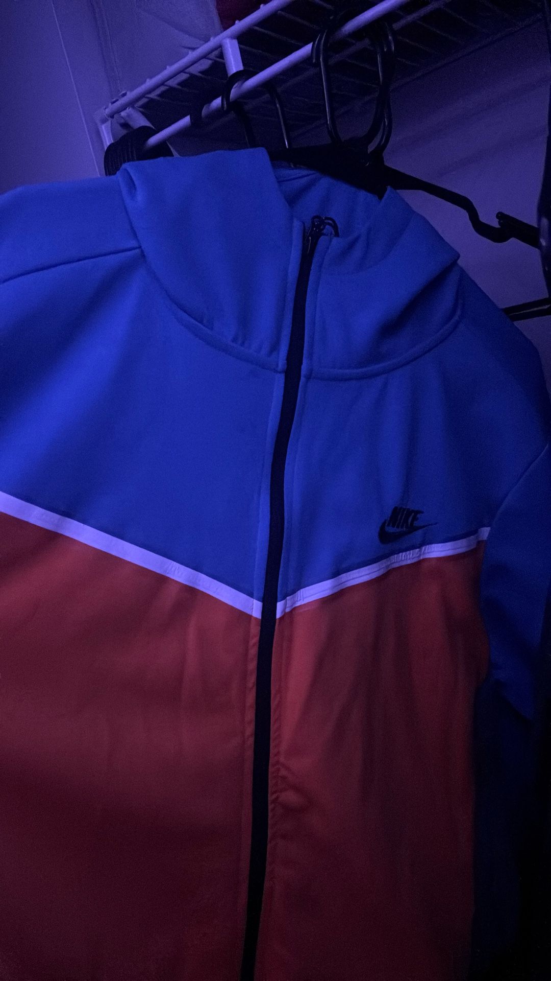 Nike Tech Size Large