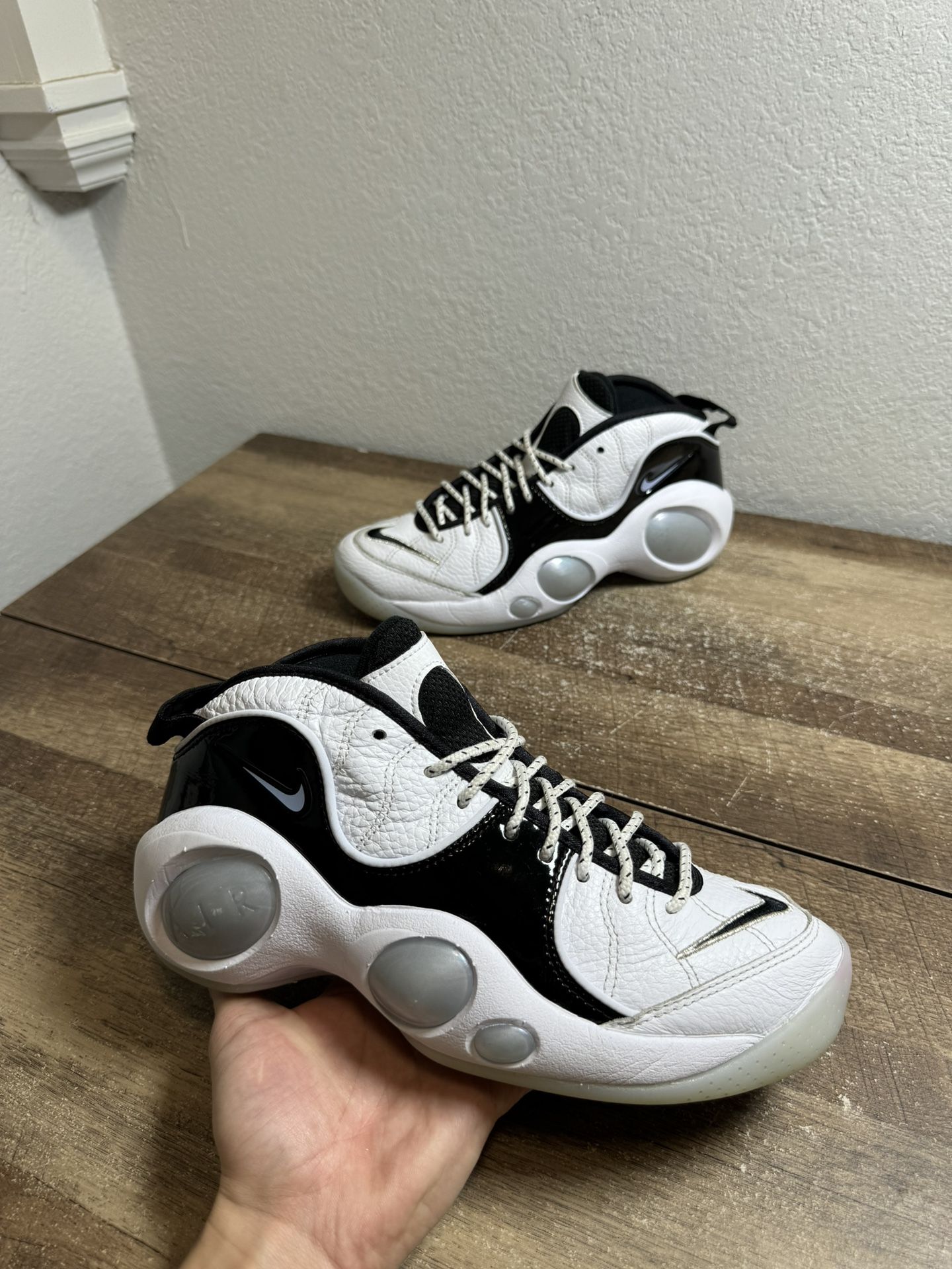 Nike Air Zoom Flight 95 Mens Size 8 White Black Basketball Shoes Sneakers