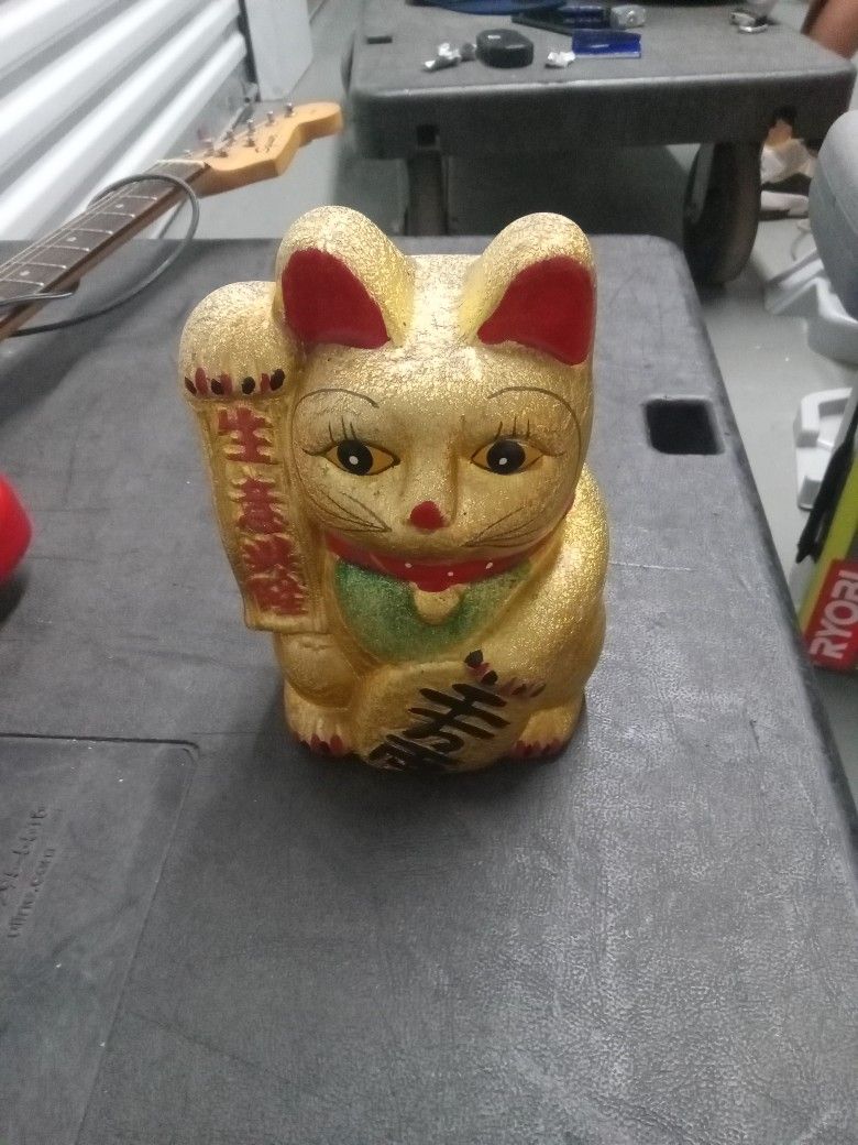 Chinese Cat Piggy Bank