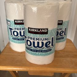 7 Kirkland Signature Paper Towels