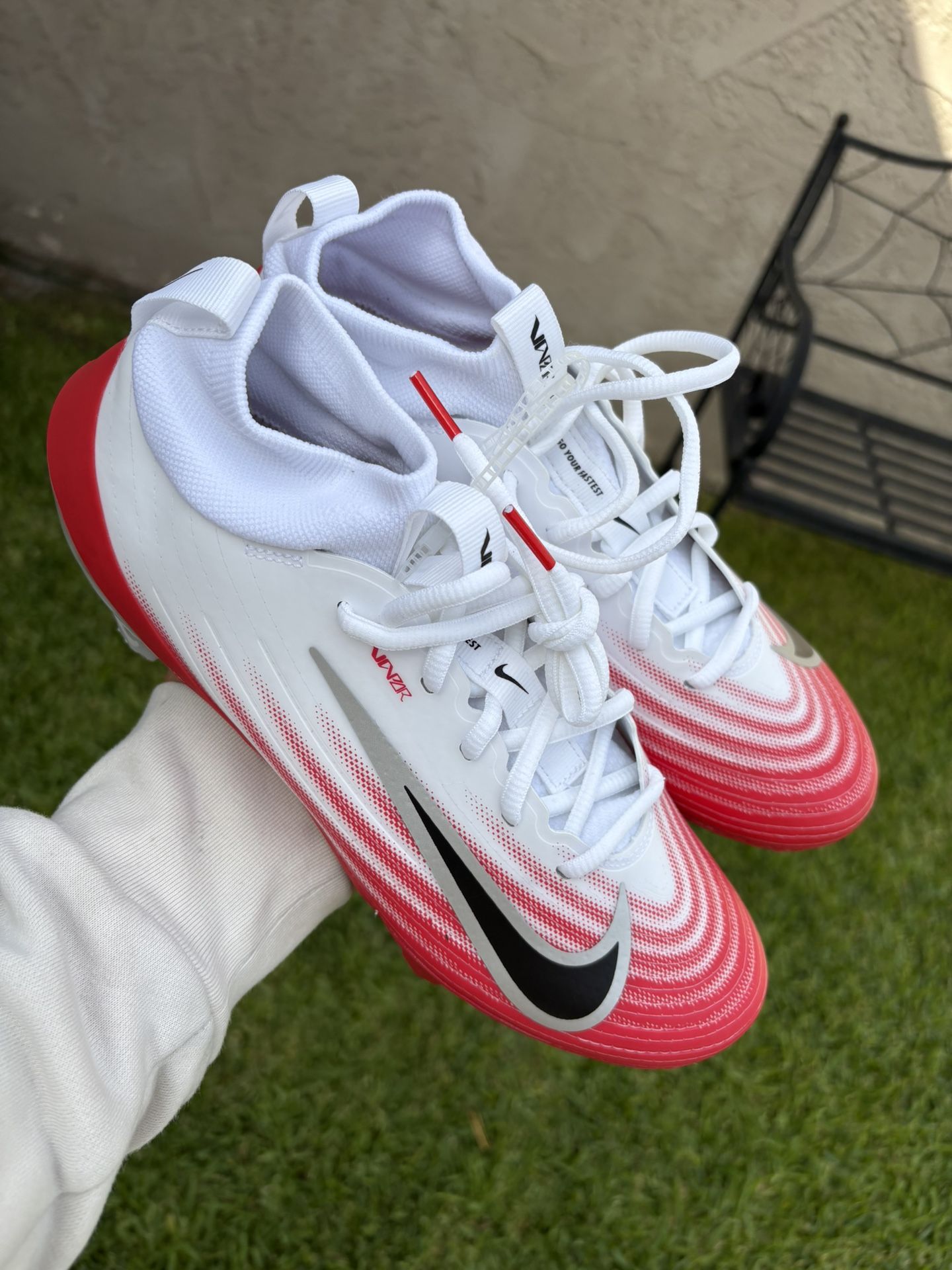 Nike Vapor Pro 1 Football Cleats Men’s Size 7.5 Women’s Size 9 Red And White