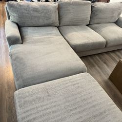 Elissa Court 3-piece Sectional With Chaise And Ottoman