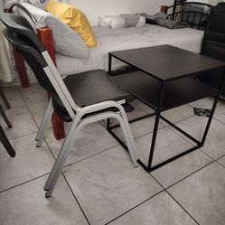 Mesa y 2 sillas