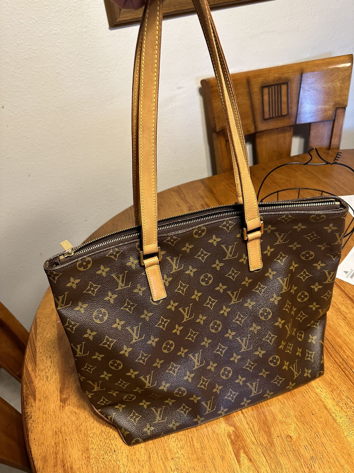 Louis Vuitton Cabas mezzo Authentic 