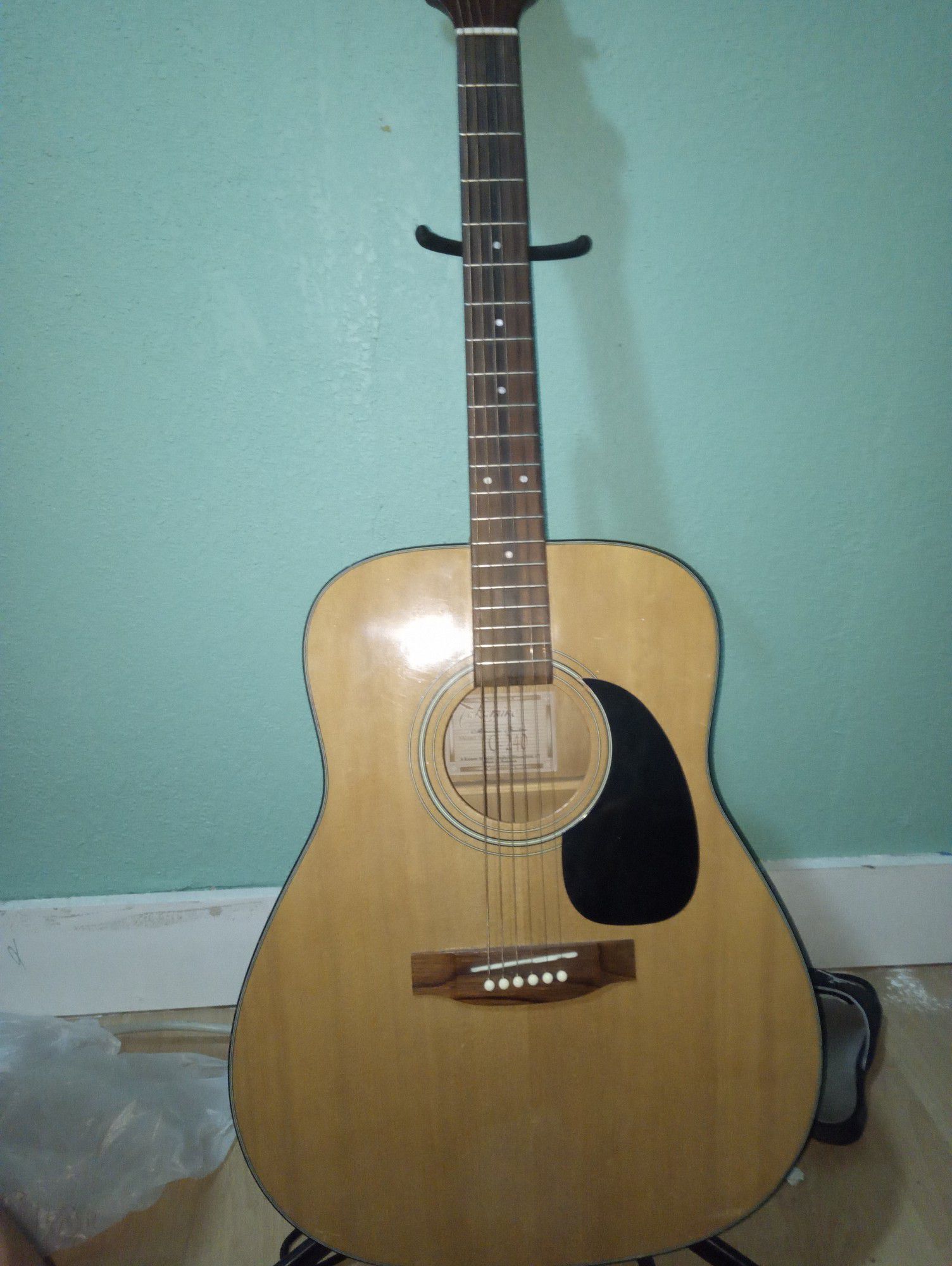 Takamine G 240 guitar