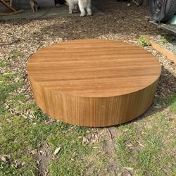 Circles Are Rad, Especially As A Coffee table 
