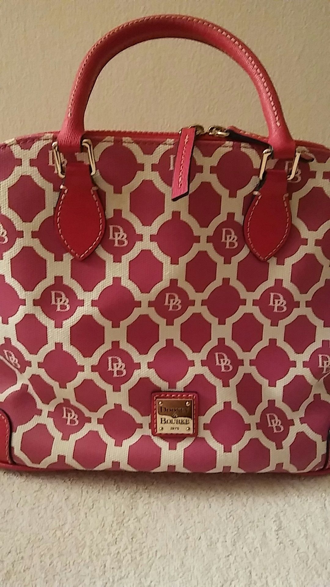 Dooney & Bourke. Hand Bag