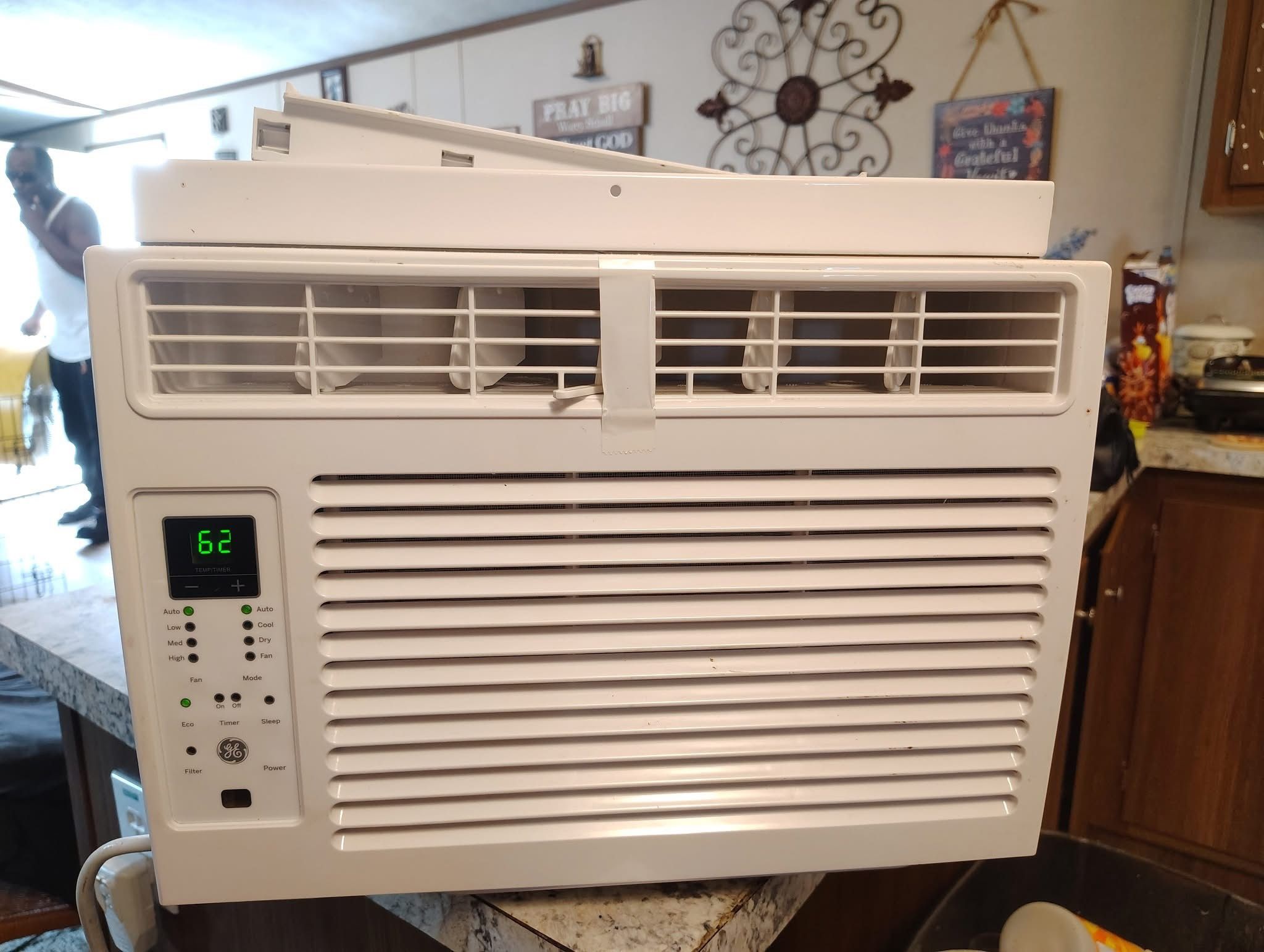 Brand new General Electric 6000 BTU window