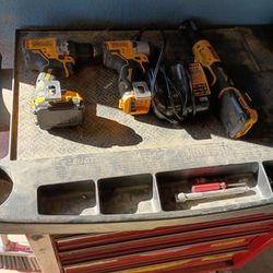 DeWalt  12 V