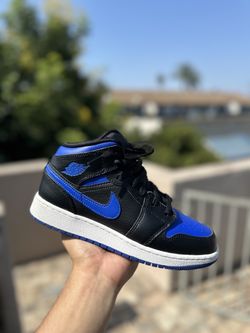 USED Jordan 1 Mid ‘Royal’ Size 6Y