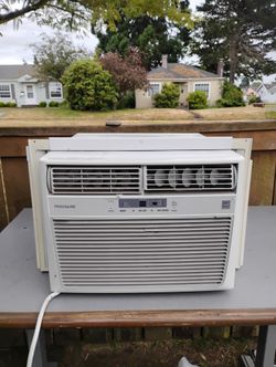 Window A/C Unit Works Great 