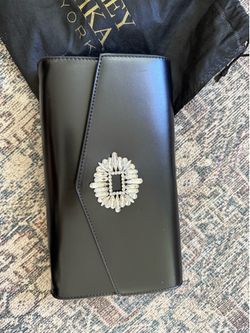 Badgley Mischka clutch