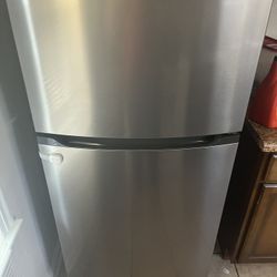 Frigidaire Fridge