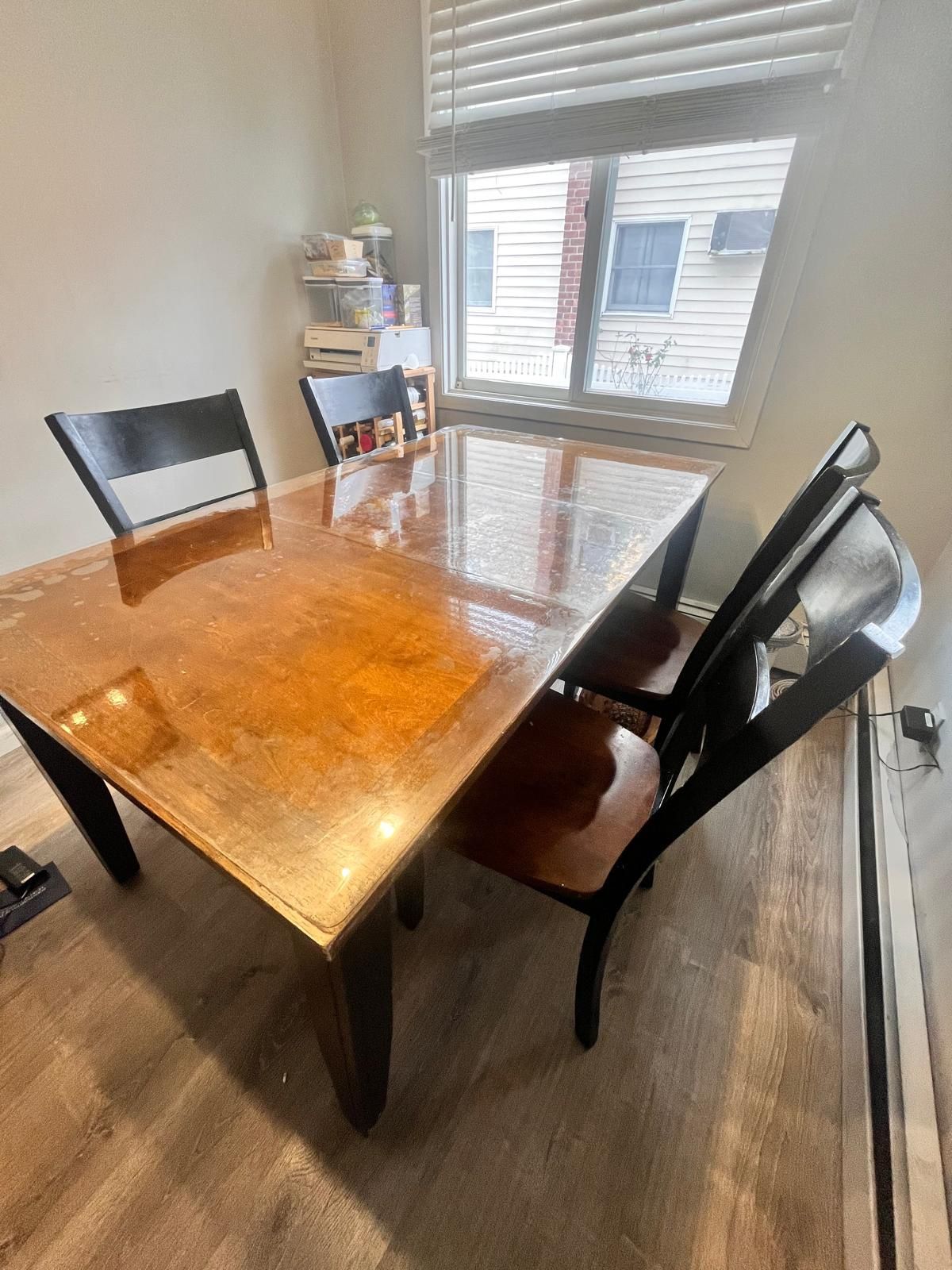 Modern Extendable Dining Table Set 4 ochairs with Storage Bench – Good Condition