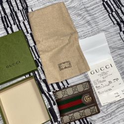 Gucci wallet 