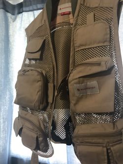 Redington fisherman vest size xs 12 pocket