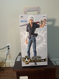 Trafalgar Law Figure (One Piece)