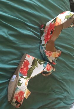Summer wedges size 10