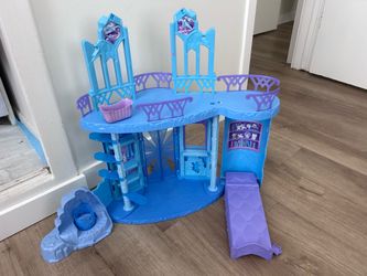 Frozen castle
