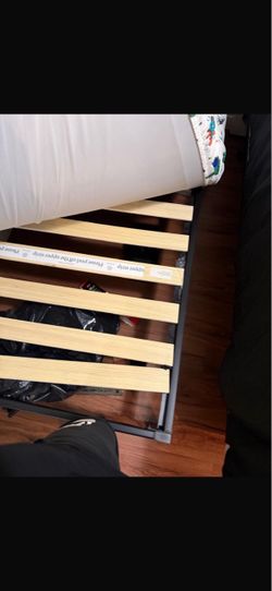 Bed for kids  free