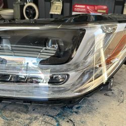 Headlights Lincoln Navigator 