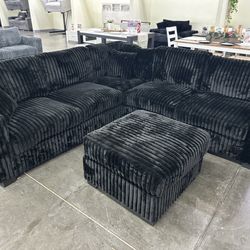 Jumbo corduroy sectional set 99x99