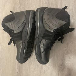 🔥🔥 Nike Air Bakin Posite Boots Size 10.5 Triple Black 2019🔥🔥