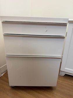 Cabinet with drawers