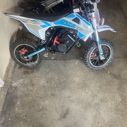 Syx Moto .. Brand New Kids Dirt Bike