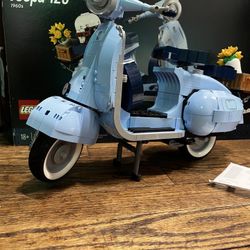 Lego Vespa