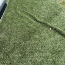 Mide 17 Pies 1/2   De Largo  Y De Ancho 10 Pies 1/2  Pasto Artificial 