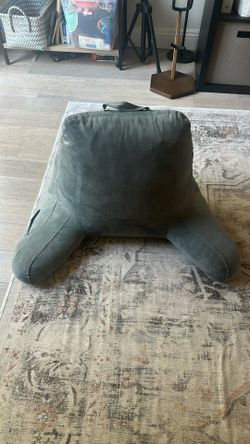 Reading Pillow Gray 