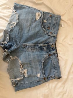 Levi’s Light Wash Distressed Denim Cut-Off Shorts
